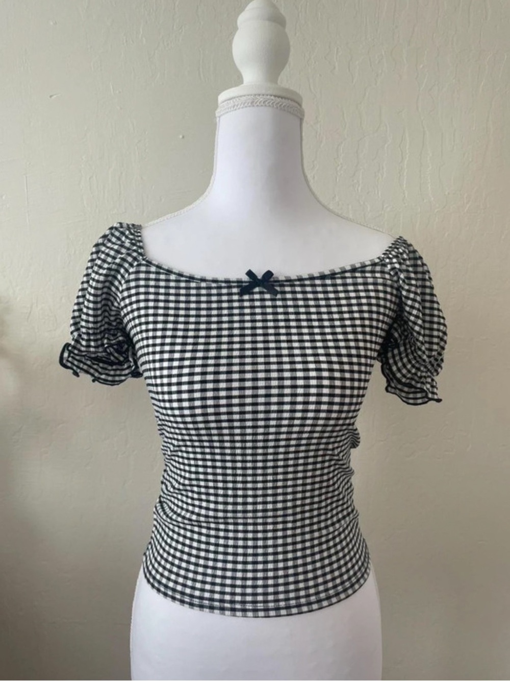 black & white gingham square neck puff sleeve top